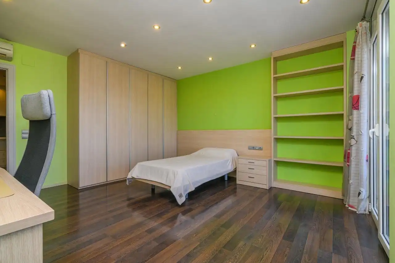 Habitación de Ático en venta en Manresa con Aire acondicionado, Calefacción y Parquet