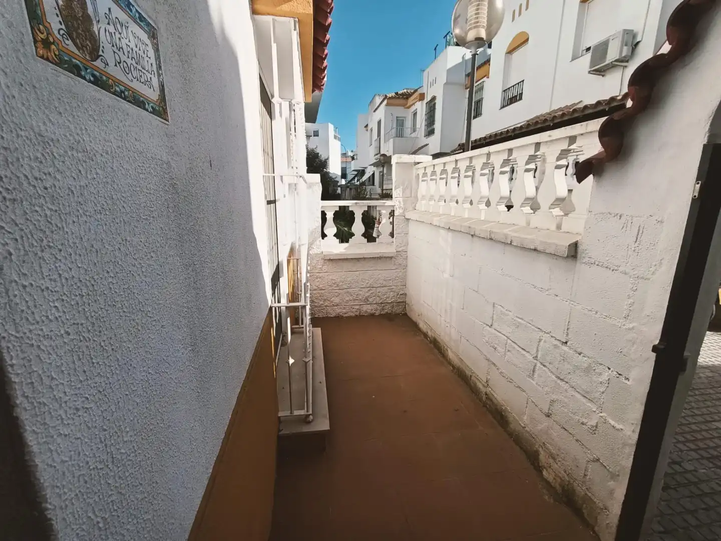 Vista exterior de Casa adosada en venda en San Fernando amb Balcó