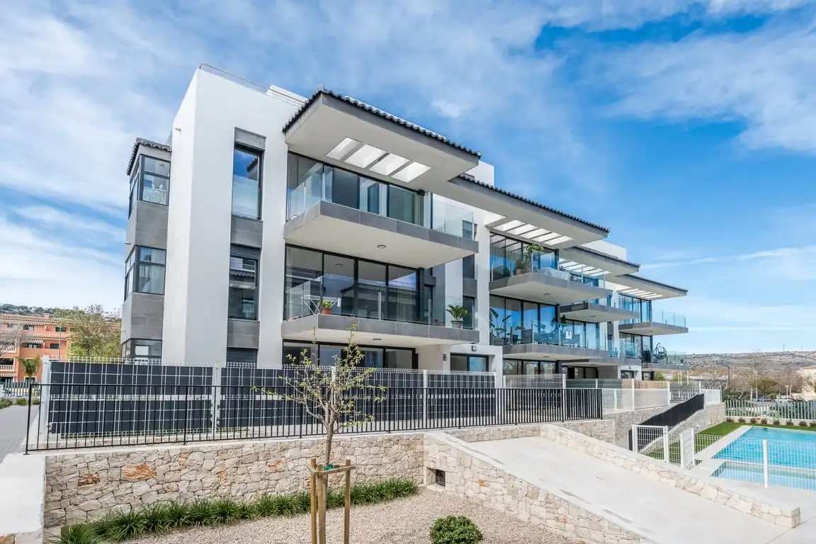 Außenansicht von Wohnung zum Verkauf in Jávea / Xàbia mit Klimaanlage, Privatgarten und Abstellraum