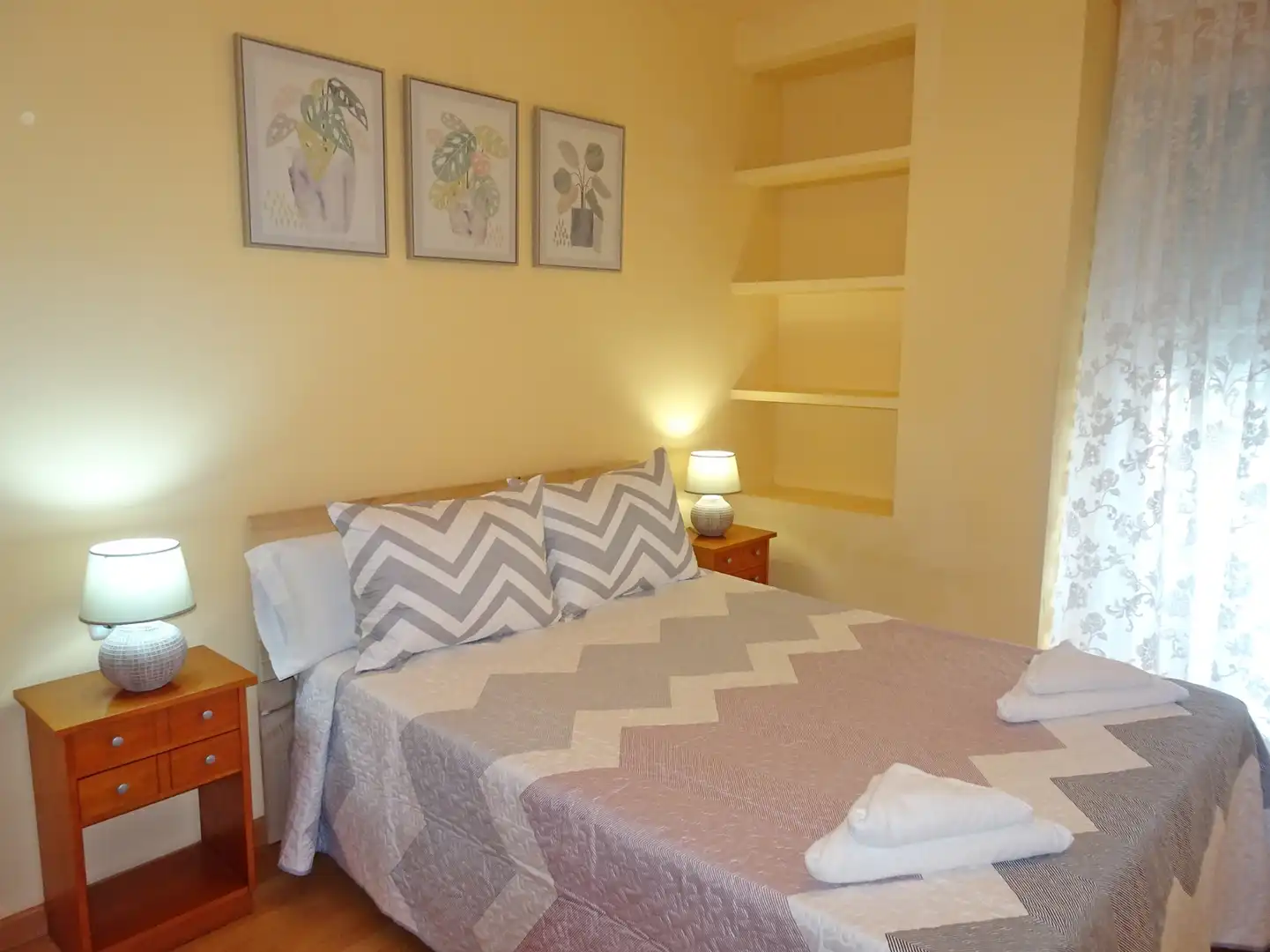 Habitación de Apartamento de alquiler en Gandia con Parquet, Terraza y Amueblado