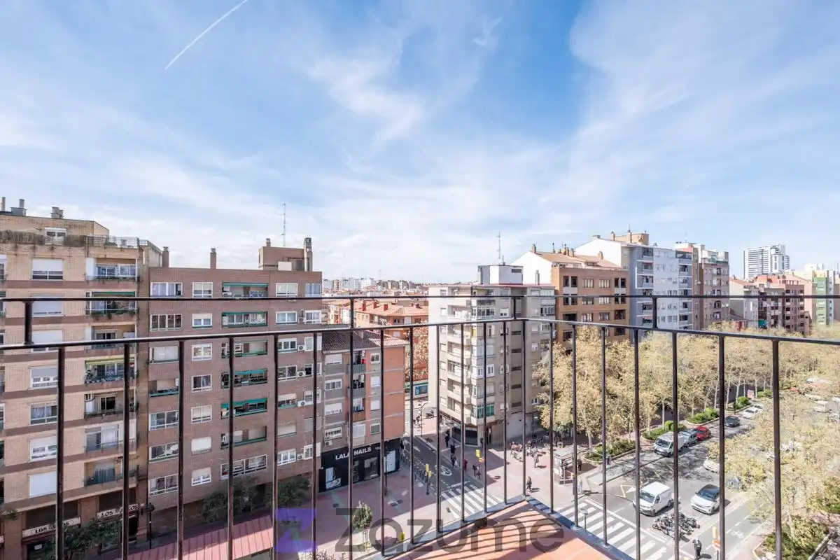 Außenansicht von Wohnung zur Miete in Zaragoza mit Klimaanlage, Heizung und Parkett
