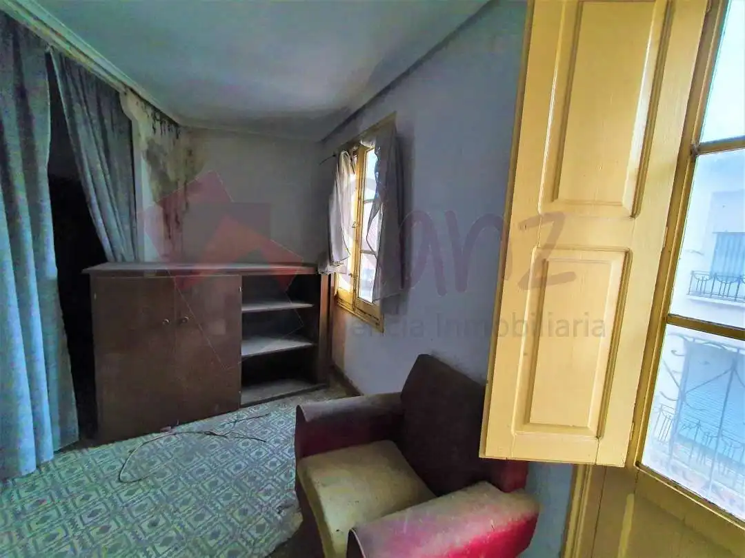 Habitación de Edificio en venta en Lardero