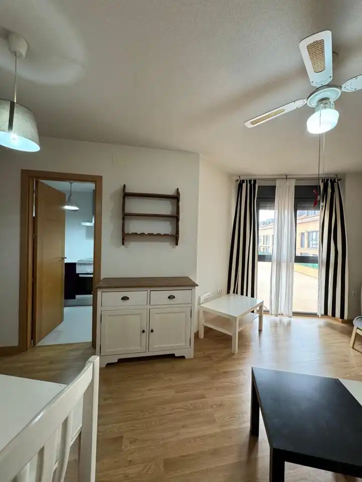 Habitación de Dúplex en venta en Torrejón del Rey con Calefacción, Amueblado y Piscina comunitaria