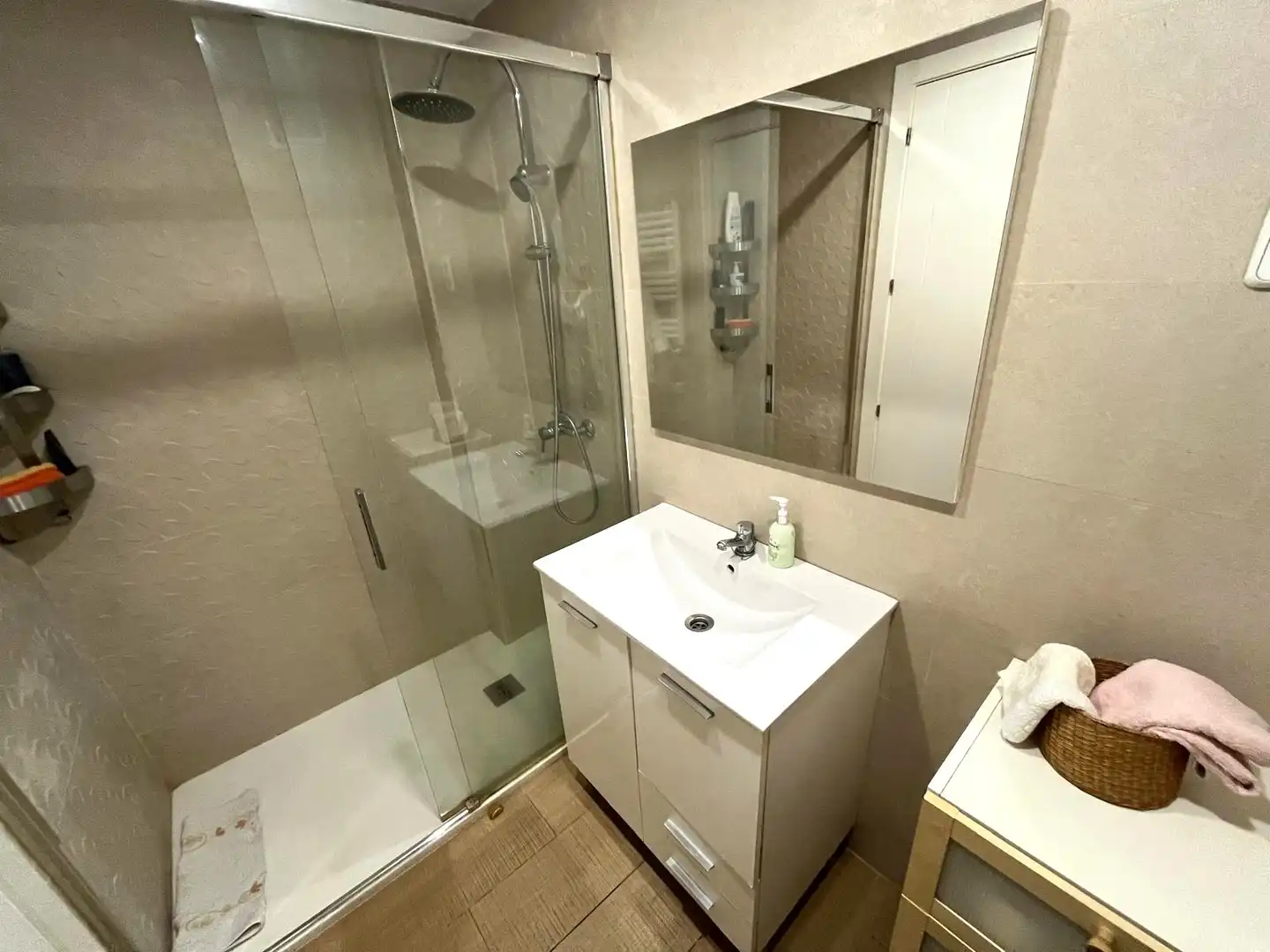 Baño de Piso en venta en Pinto con Aire acondicionado, Calefacción y Parquet
