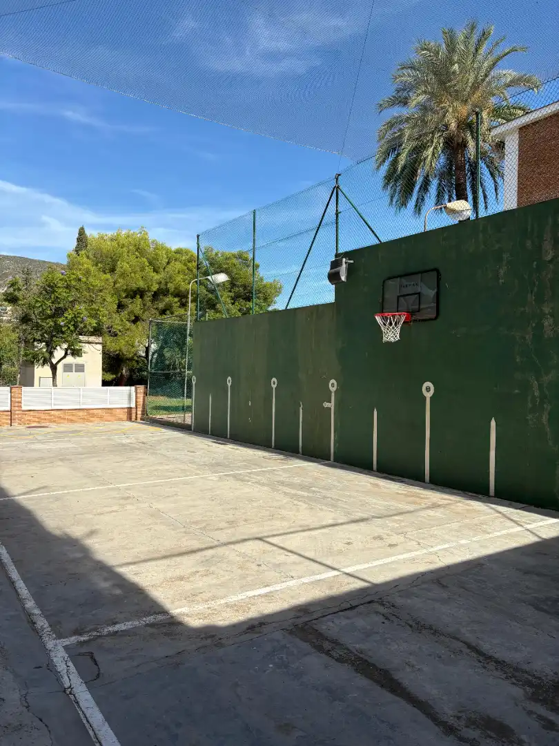 Vista exterior de Piso en venta en Castelldefels con Aire acondicionado, Calefacción y Parquet