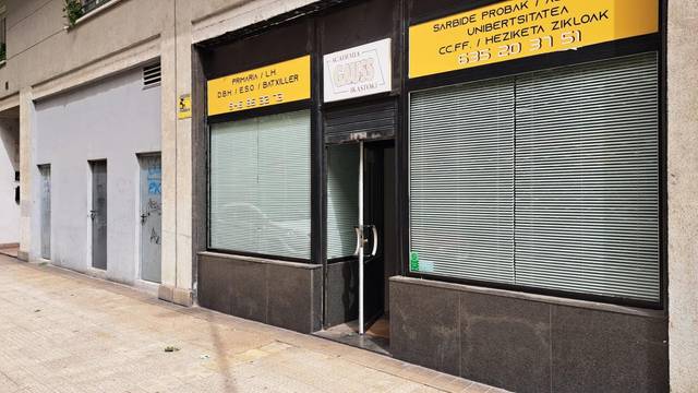 Local comercial en Alquiler en Centro - Ariz - Uribarri
