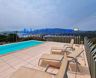 Vista exterior de Casa o xalet en venda en Llançà amb Aire condicionat, Terrassa i Piscina