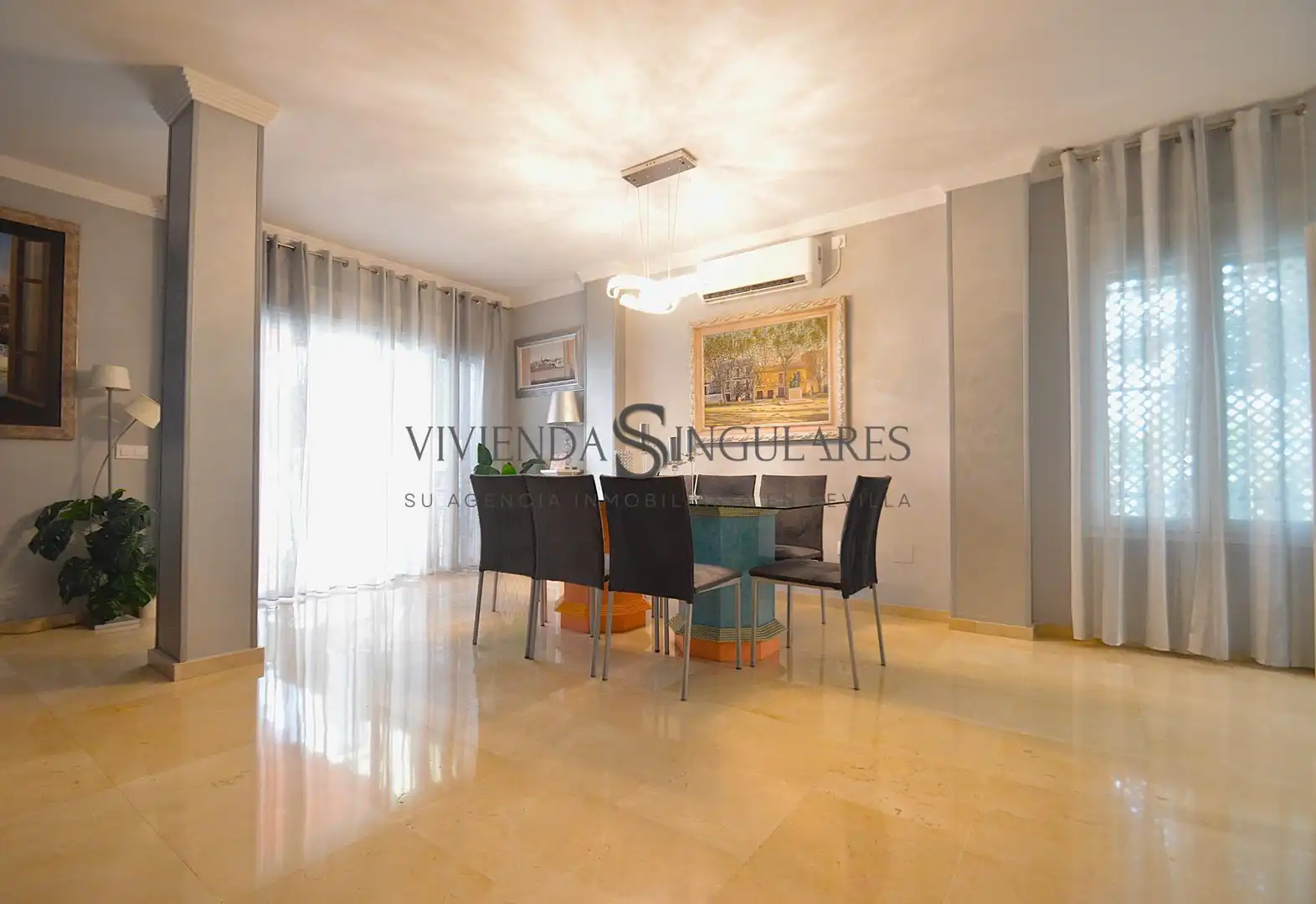Comedor de Casa adosada en venta en Sevilla con Aire acondicionado, Terraza y Trastero