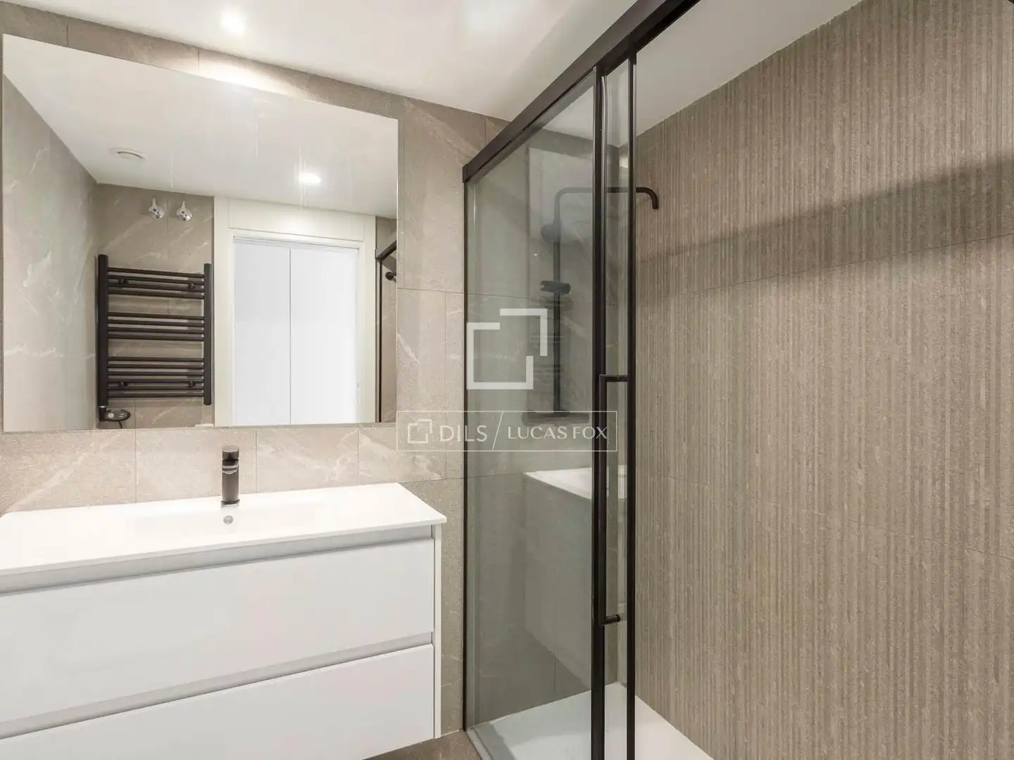 Bathroom of Flat for rent in Tetuán