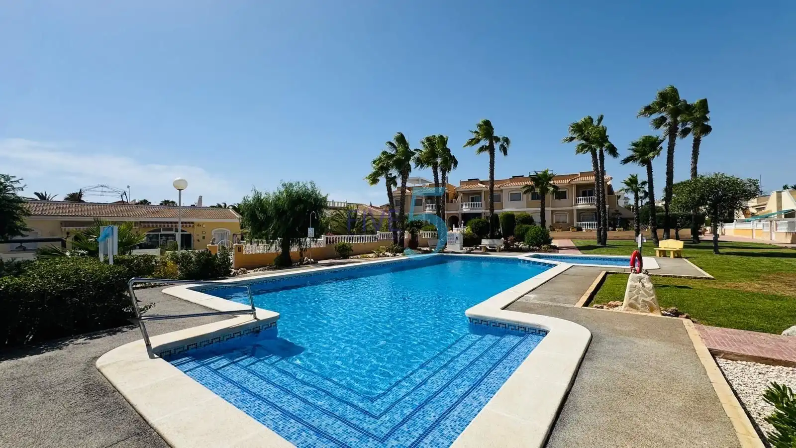 Piscina de Casa adosada en venda en Rojales amb Aire condicionat, Calefacció i Terrassa