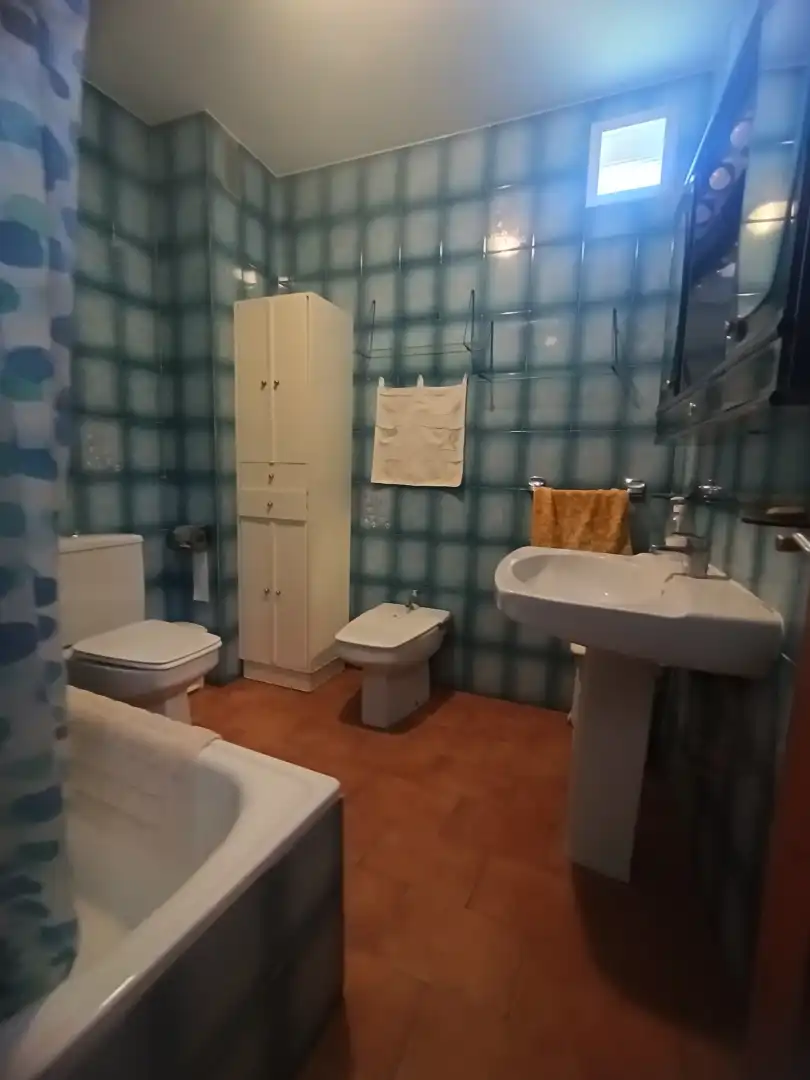 Baño de Piso en venta en Loja con Aire acondicionado, Amueblado y Horno