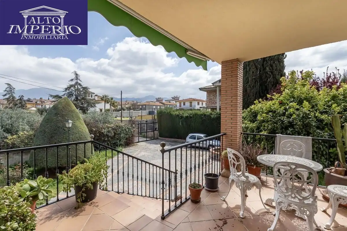Casa amb piscina en venda a Calle GERANEO