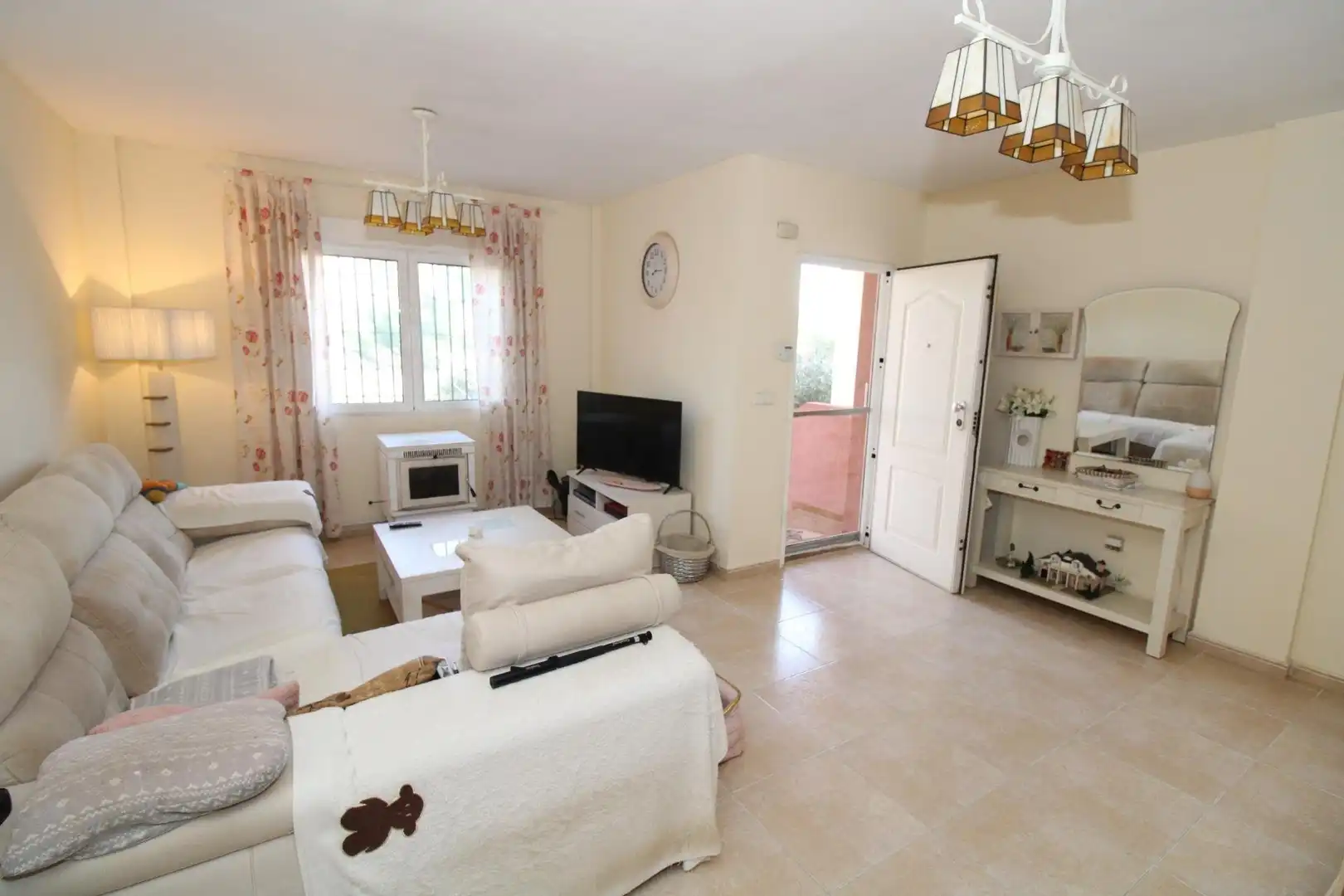 Sala d'estar de Dúplex en venda en Los Alcázares