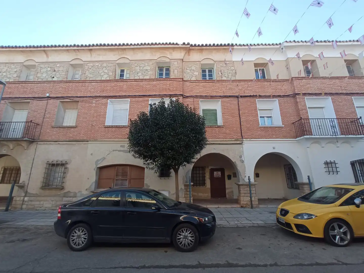 Detached homes for sale in Calle Constitución Española, 26, Belchite