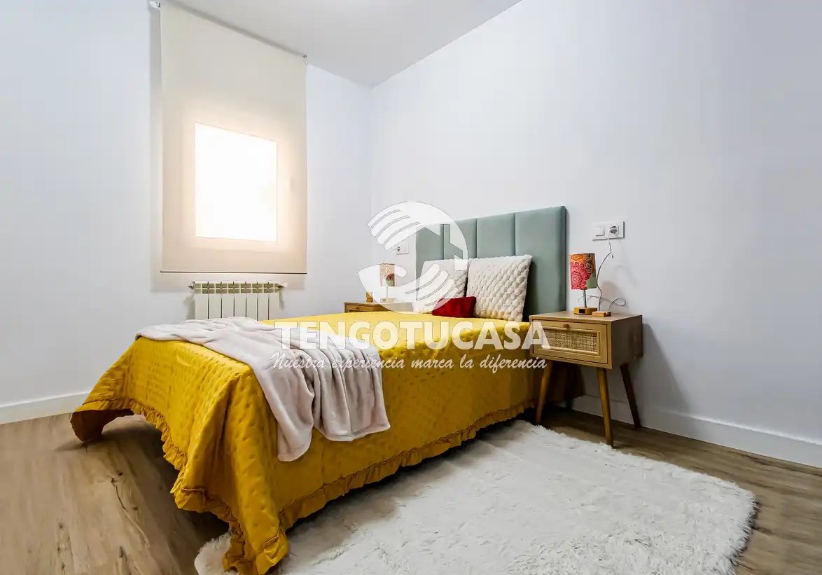 Bedroom of Flat for sale in Madrid  with Air Conditioner, Heating and Furnished
