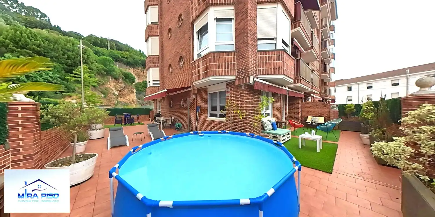 Piscina de Planta baixa en venda en Santoña amb Calefacció i Terrassa