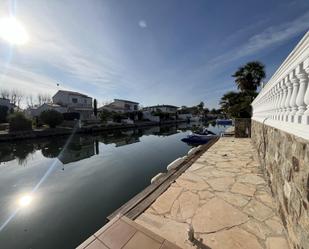 Vista exterior de Casa o xalet en venda en Empuriabrava