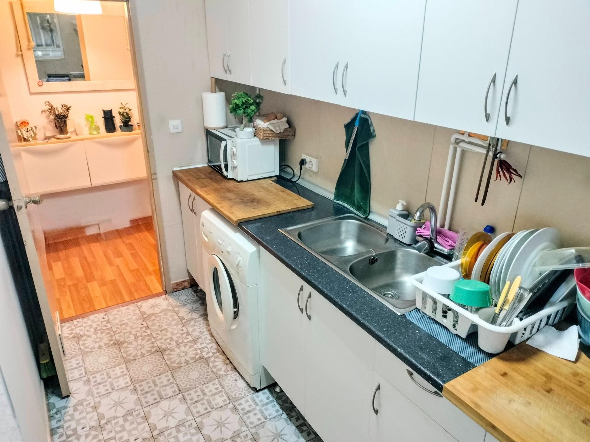 Kitchen of Flat for sale in Badia del Vallès