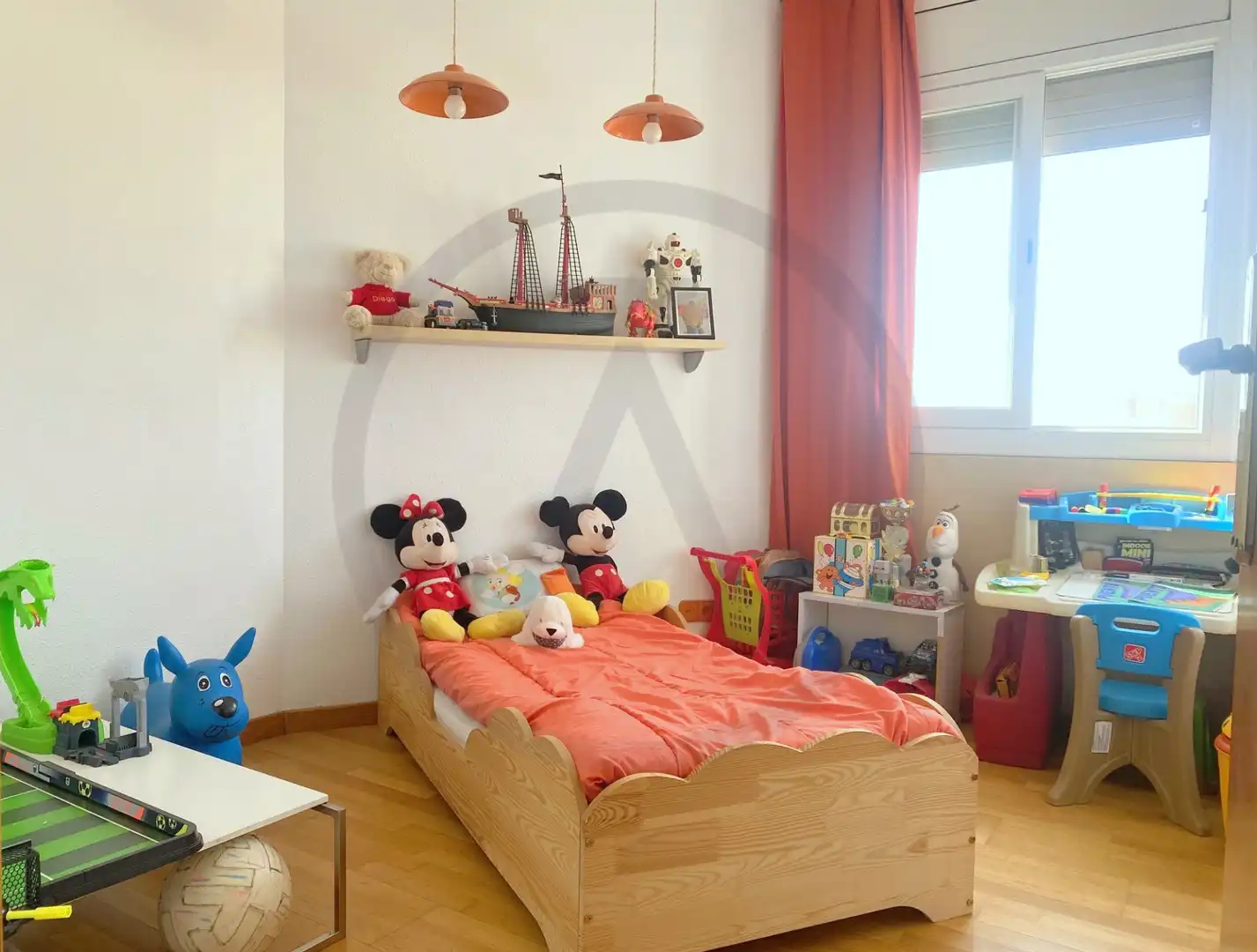 Habitación de Ático en venta en Terrassa con Calefacción, Terraza y Trastero