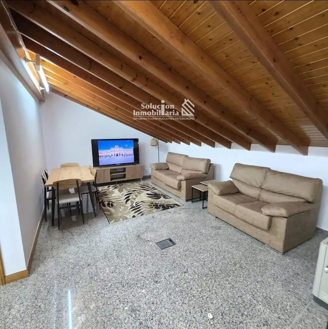 Sala d'estar de Pis de lloguer en Salamanca amb Aire condicionat, Calefacció i Moblat