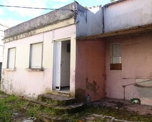 Vista exterior de Casa o xalet en venda en Vigo  amb Jardí privat