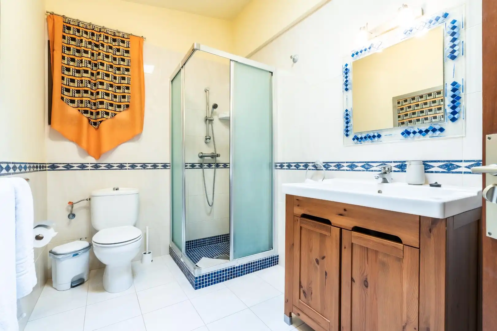 Bany de Casa o xalet en venda en Guía de Isora amb Aire condicionat, Jardí privat i Terrassa