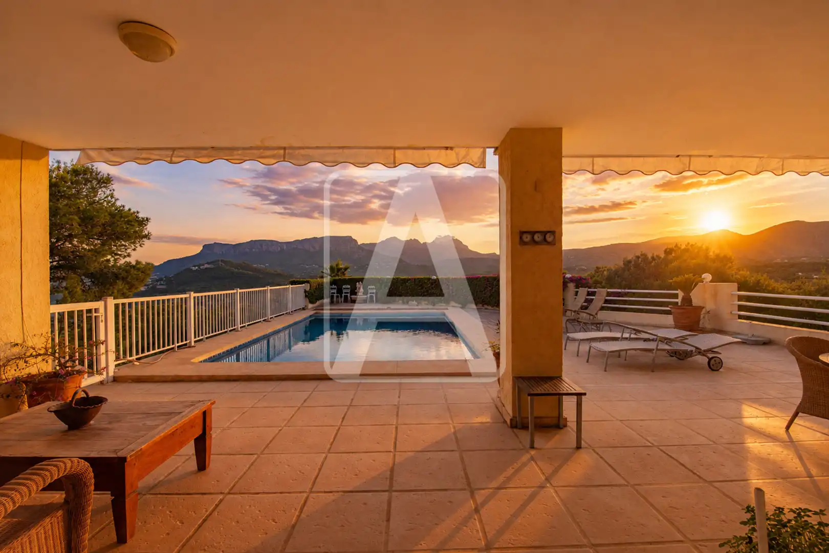 Terrace of Houses for sale in Calpe / Calp  with Air Conditioner, Heating and Private garden