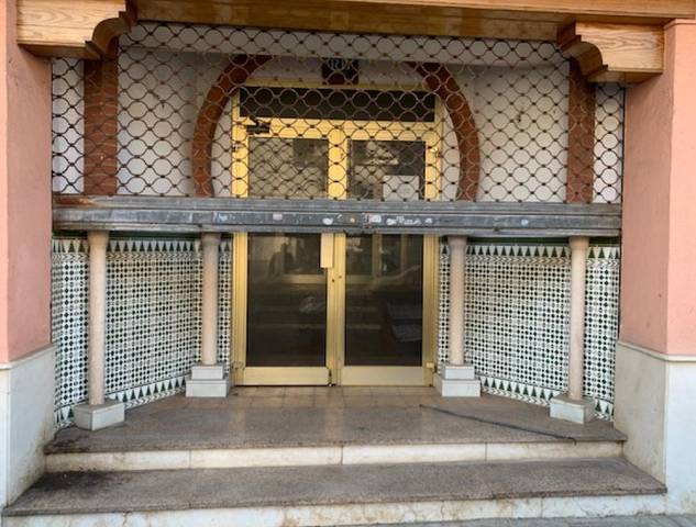 Local comercial en Alquiler en C/ Enric Prat de la Riba en Els Pins