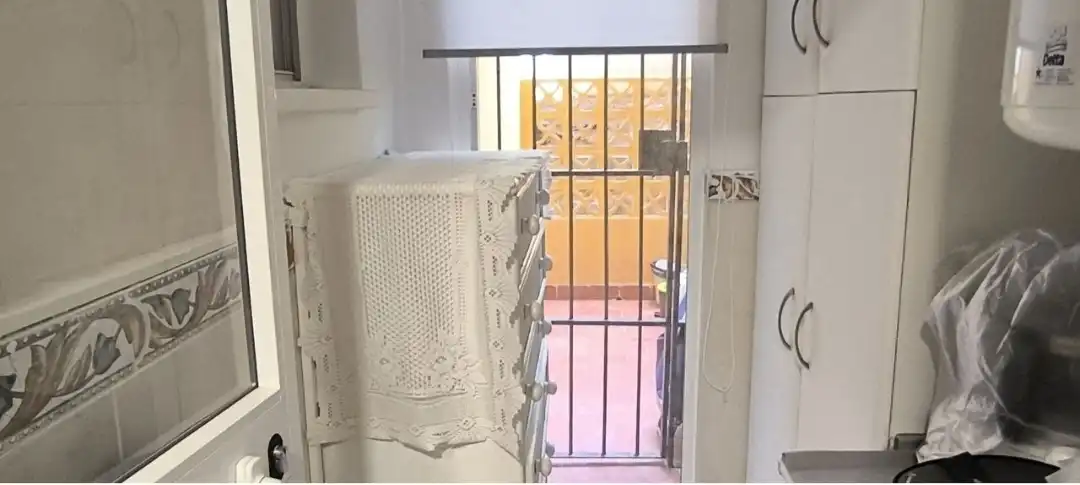 Planta baja en venta en Marbella con Terraza, Piscina y Amueblado