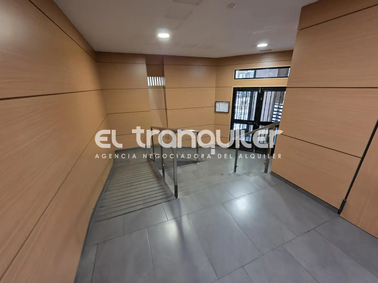 Flat for rent in Madrid  with Air Conditioner, Furnished and Washing machine