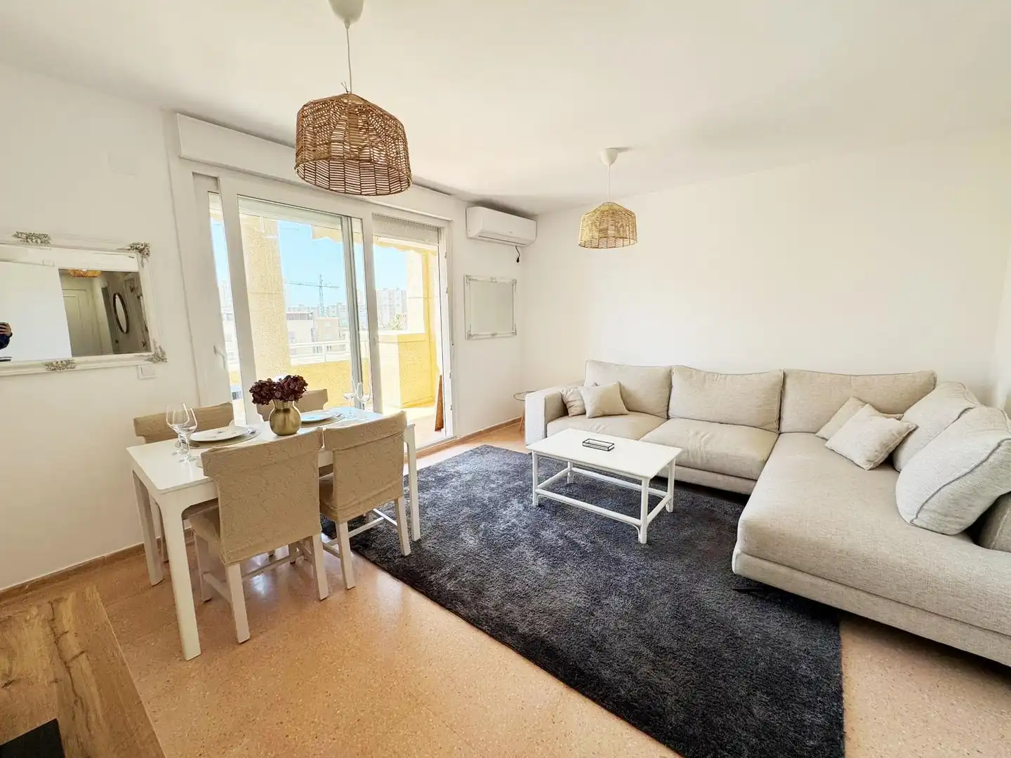 Wohnzimmer von Wohnungen zur Miete in El Campello mit Klimaanlage, Heizung und Möbliert