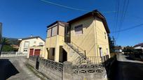 Vista exterior de Casa o xalet en venda en Los Corrales de Buelna  amb Calefacció, Jardí privat i Traster