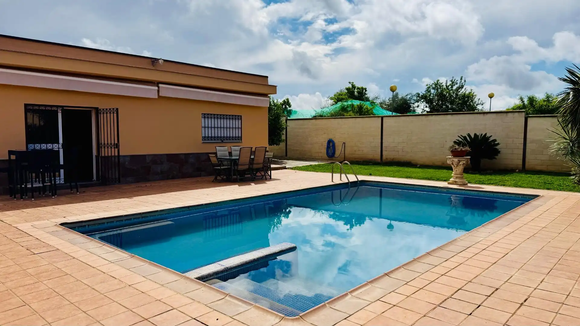 Piscina de Casa o xalet en venda en Alcalá de Guadaira amb Aire condicionat, Jardí privat i Terrassa