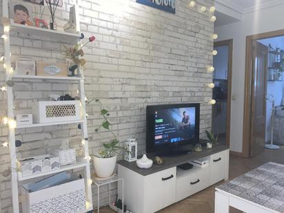 Living room of Planta baja to rent in  Madrid Capital  with Air Conditioner, Heating and Parquet flooring