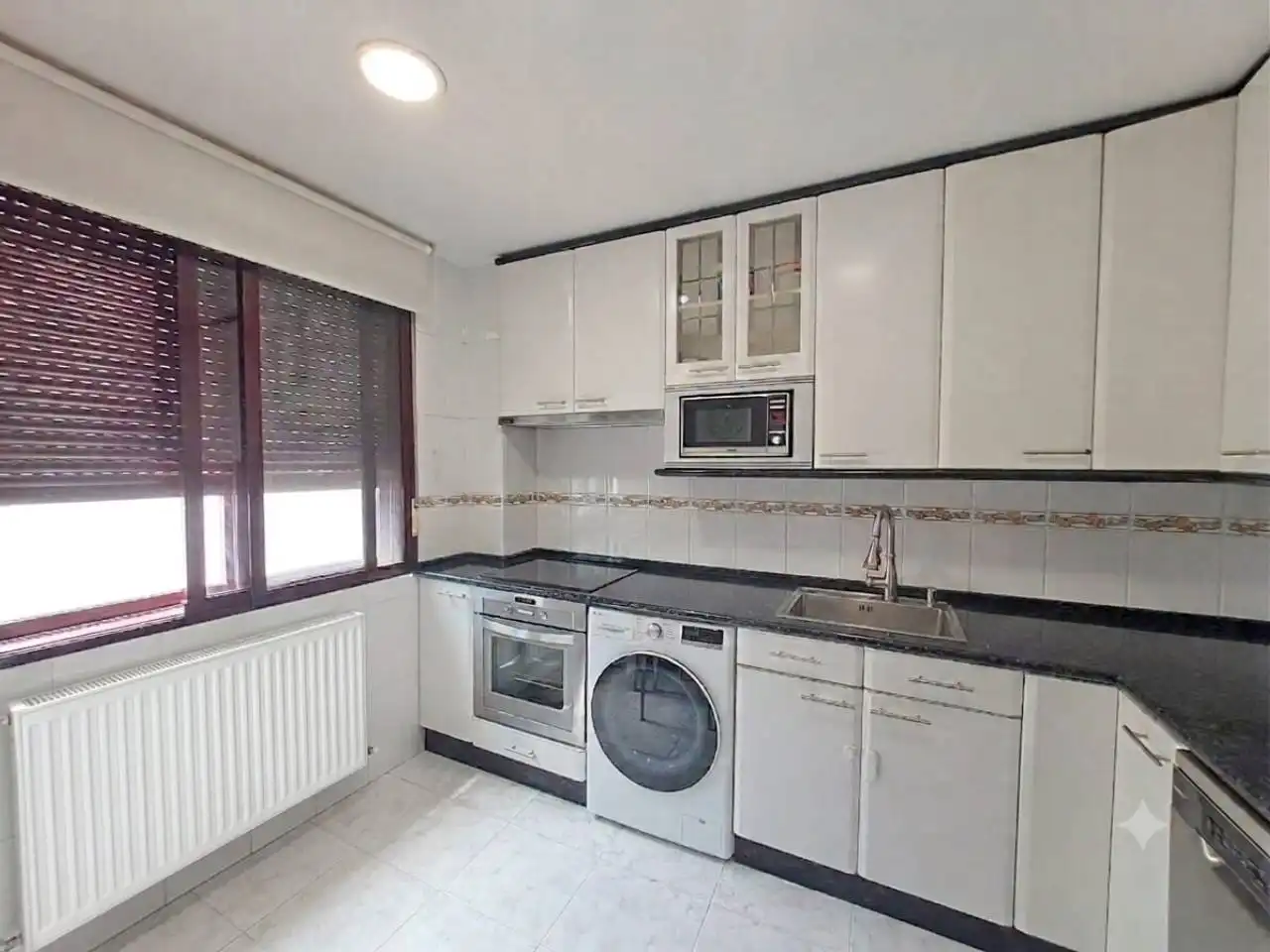 Kitchen of Houses for sale in Burgos  with Heating, Private garden and Parquet flooring