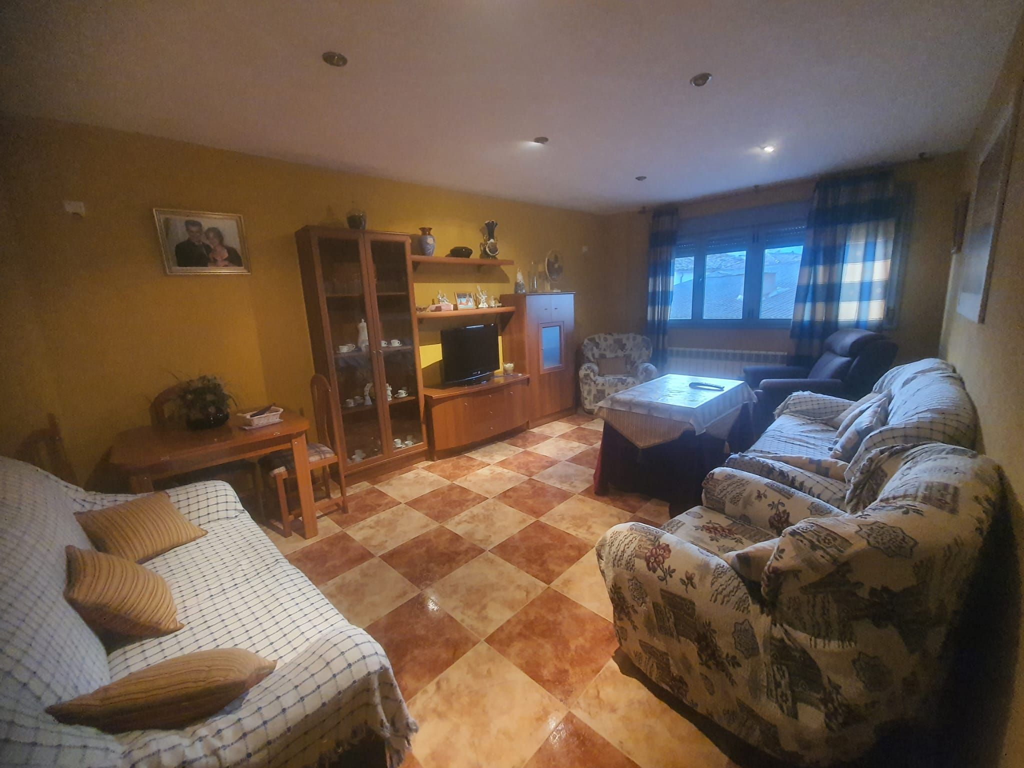 Living room of Flat for sale in Úbeda  with Terrace, Furnished and Balcony