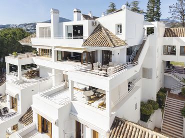 Duplex con piscina in vendita a Nueva Andalucía