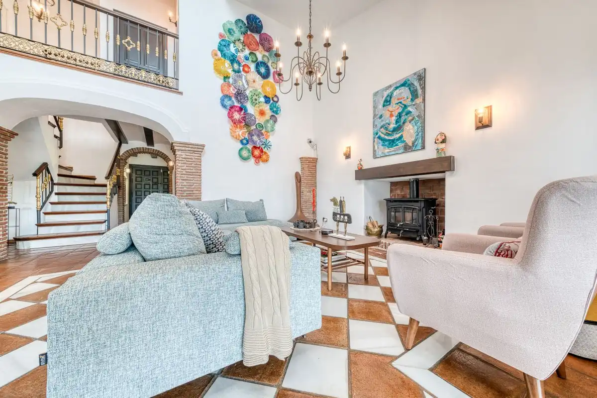 Sala d'estar de Casa o xalet en venda en Casares amb Aire condicionat, Jardí privat i Terrassa