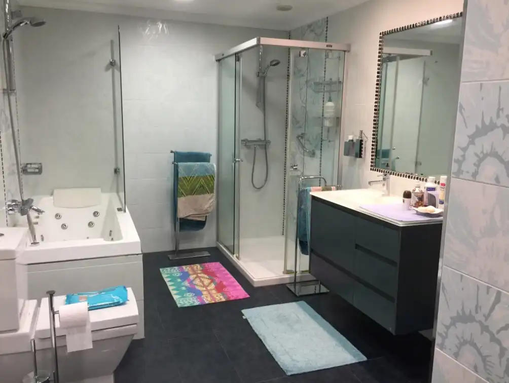 Bathroom of Detached homes for sale in Vitoria - Gasteiz  with Heating, Swimming Pool and Jacuzzi
