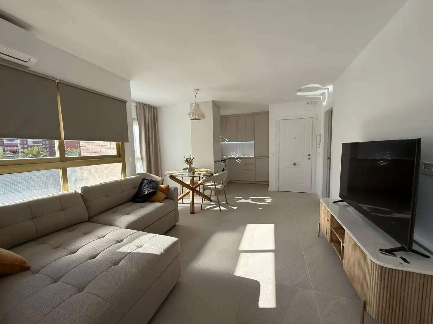 Sala de estar de Apartamento en venta en Benidorm con Aire acondicionado, Terraza y Amueblado