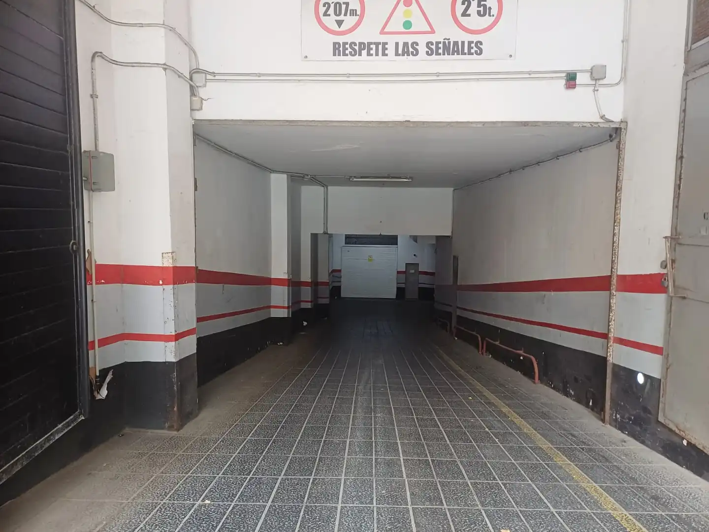 Parkplatz von Garage zur Miete in Centro