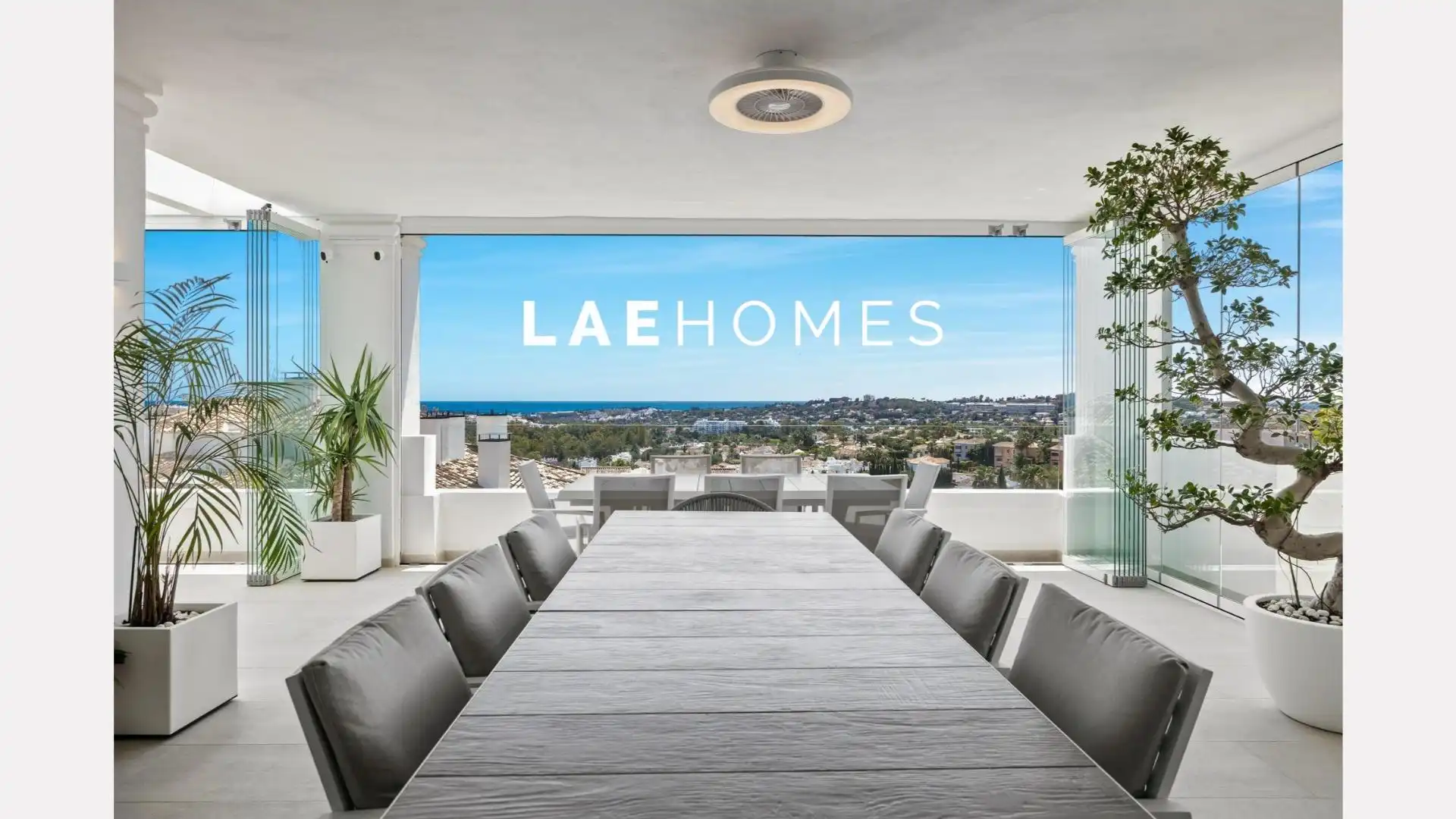 Außenansicht von Wohnungen zum Verkauf in Marbella mit Klimaanlage, Privatgarten und Terrasse