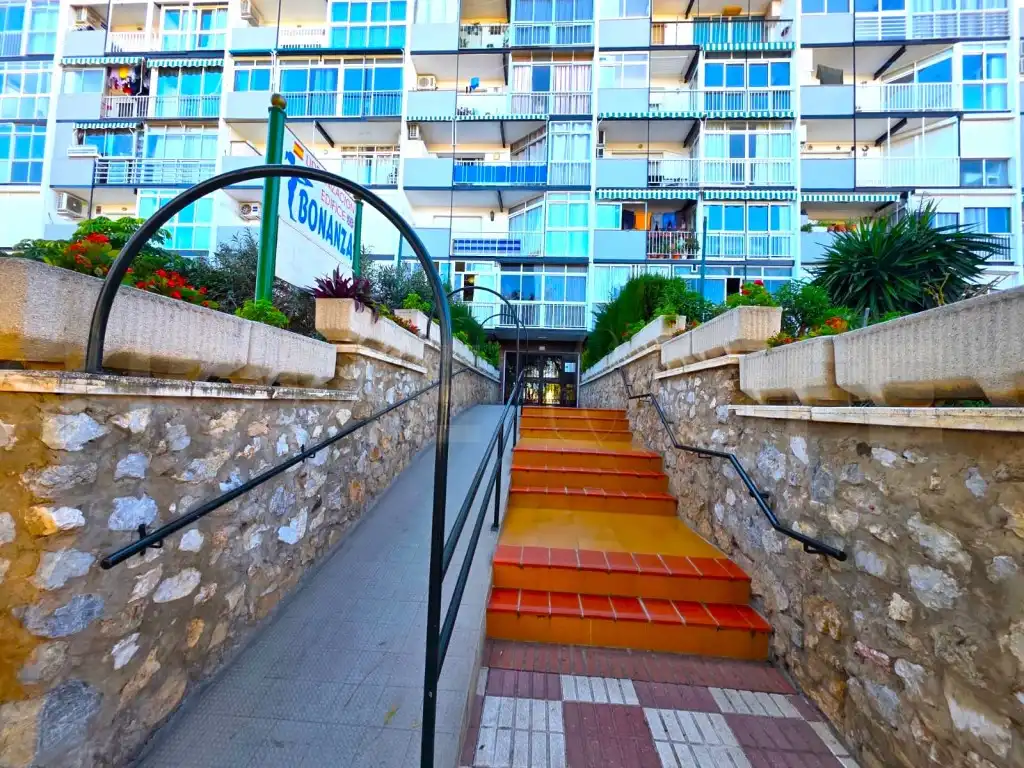 Vista exterior de Apartamento en venta en Benalmádena con Jardín privado, Terraza y Piscina