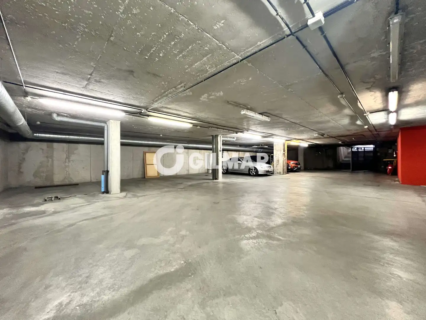 Parking de Piso en venta en Madrid con Calefacción y Jardín privado