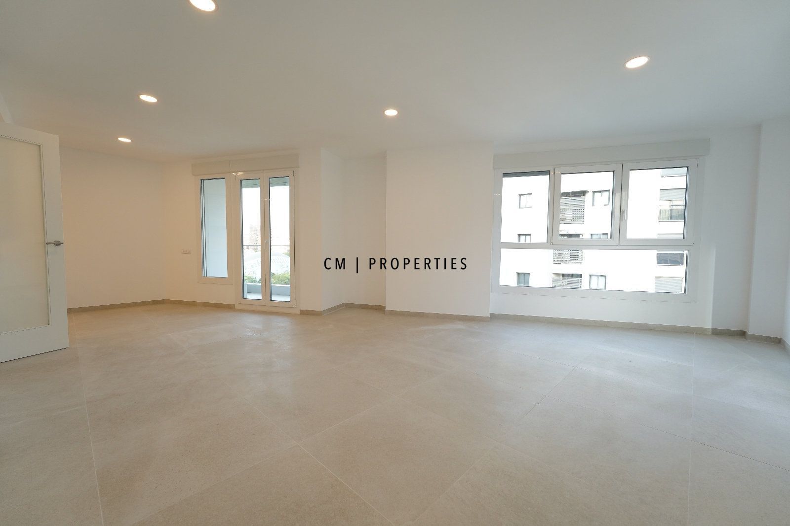 Exterior view of Flat to rent in  Valencia Capital  with Air Conditioner, Heating and Terrace