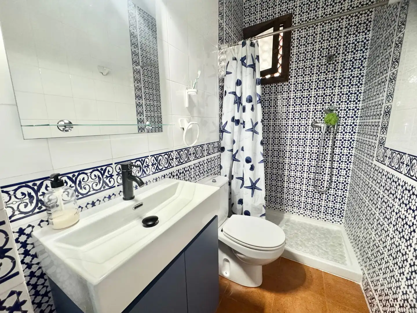 Bathroom of Houses for rent in Guardamar del Segura  with Air Conditioner, Heating and Terrace