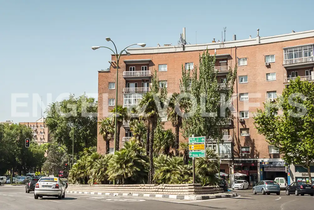 Vista exterior de Casa o chalet en venta en Madrid con Calefacción y Jardín privado