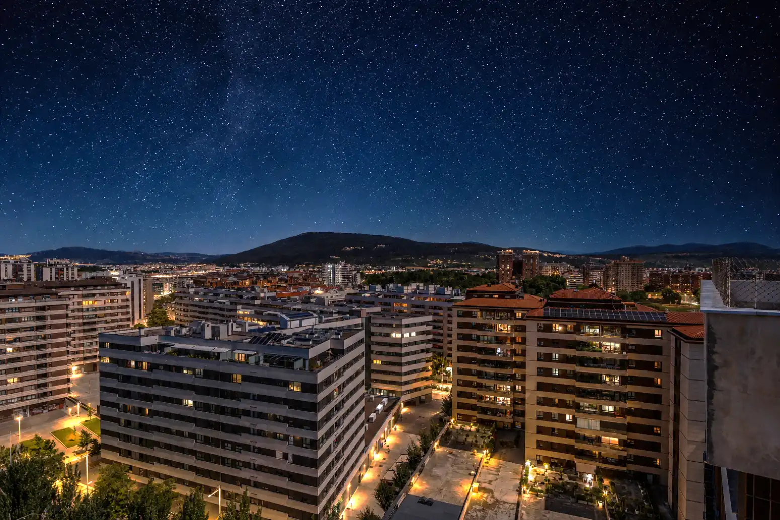 Vista exterior de Ático en venta en  Pamplona / Iruña con Parquet y Terraza