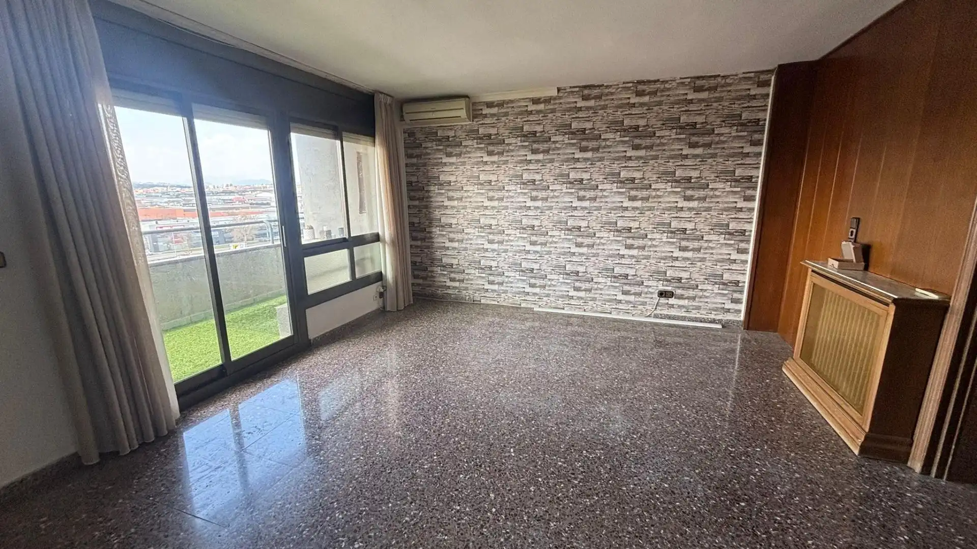 Sala de estar de Piso en venta en Sabadell con Aire acondicionado, Balcón y Alarma