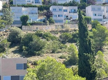 Terreno residencial en venta en Carrer Montrodo